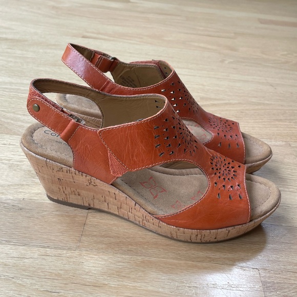 Comfortiva Leather Cork Wedge Sandals Size 8.5 in Excellent Condition - Picture 2 of 13